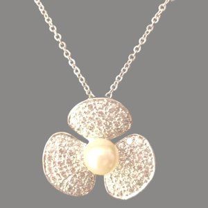 925 Sterling Silver CZ & Freshwater Pearl Flower Pendant Necklace